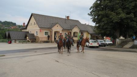 KNOBLEHARJEVO 2018 - PRIHOD KNOBLEHARJEVE KONJENICE